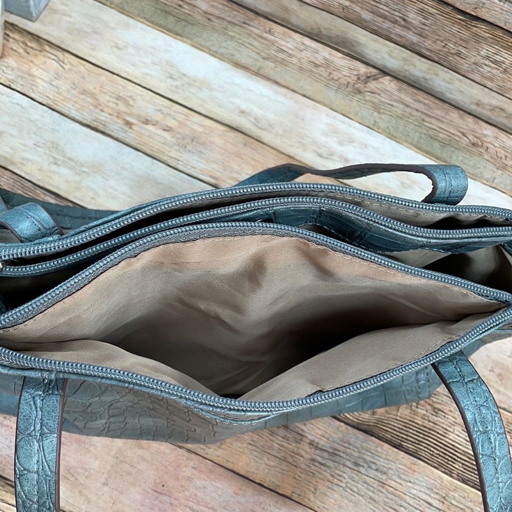 Relic Purse Shoulder Bag Gray - Picture 6 of 16